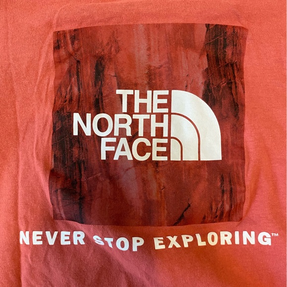The North face T-Shirt- red box NSE - Picture 4 of 5